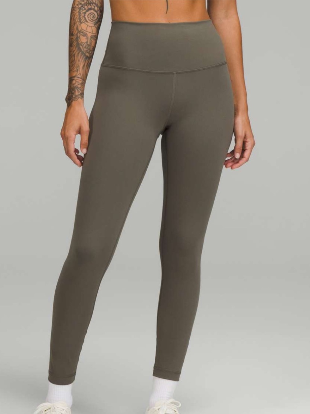 Lululemon Women’s Wunder Train High-Rise Tight 25" in Sage Green in a size 6